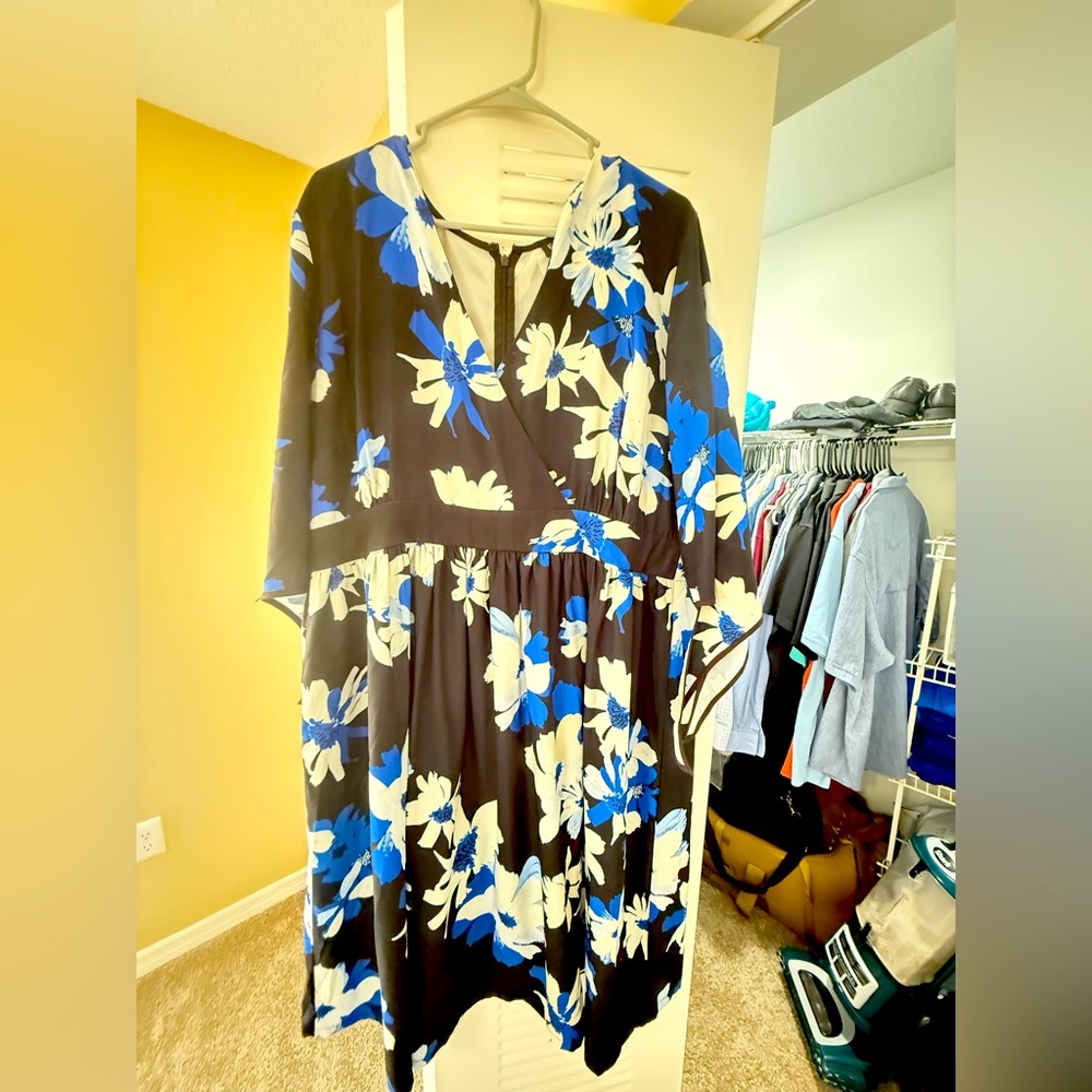 Eloquii Blue & White Floral Flutter Sleeve Dress Size 20